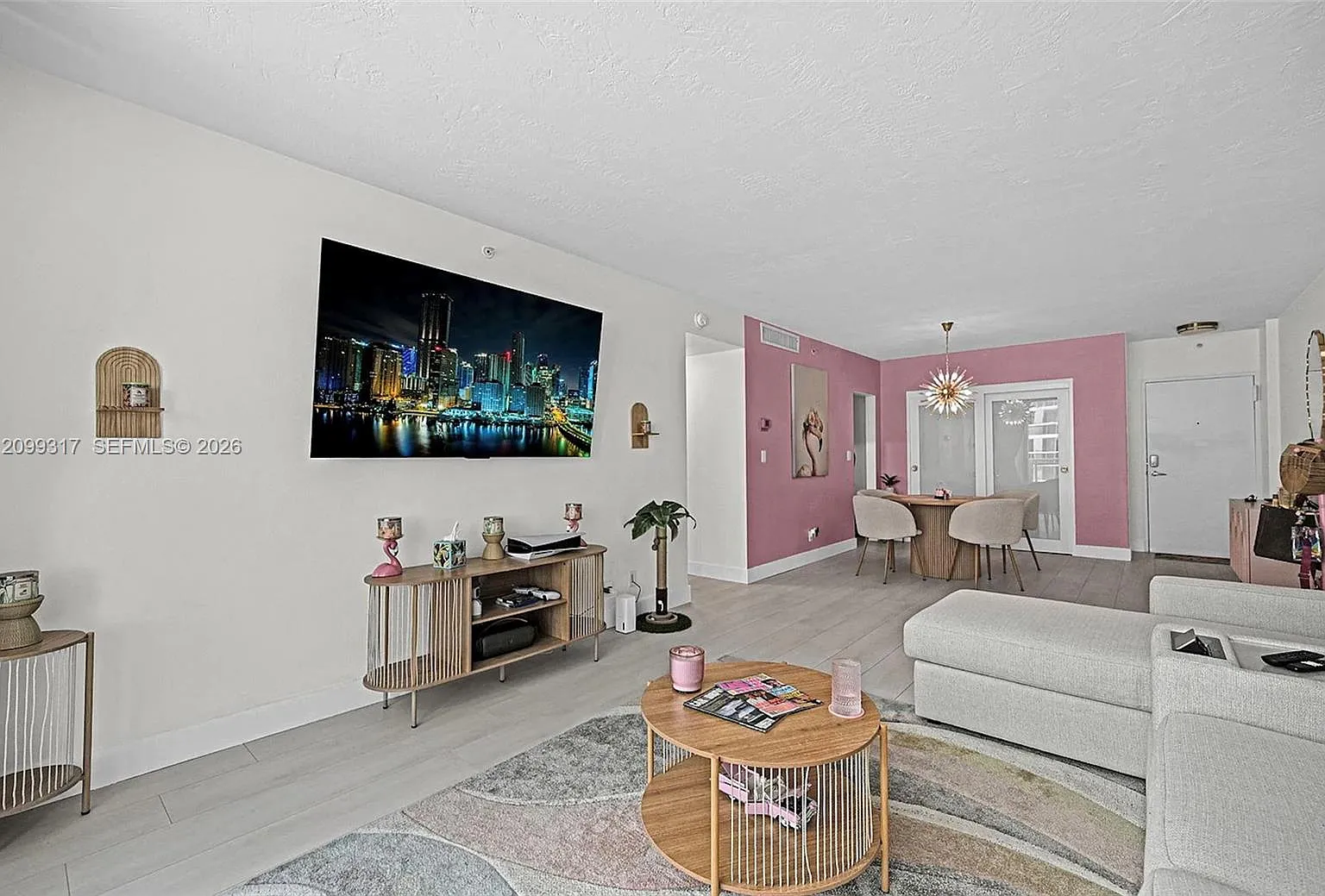 1 bed, 1.0 bath, 883 sqft, $3,300 — Photo 3