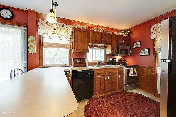 616 Thames St #1 — Photo 14