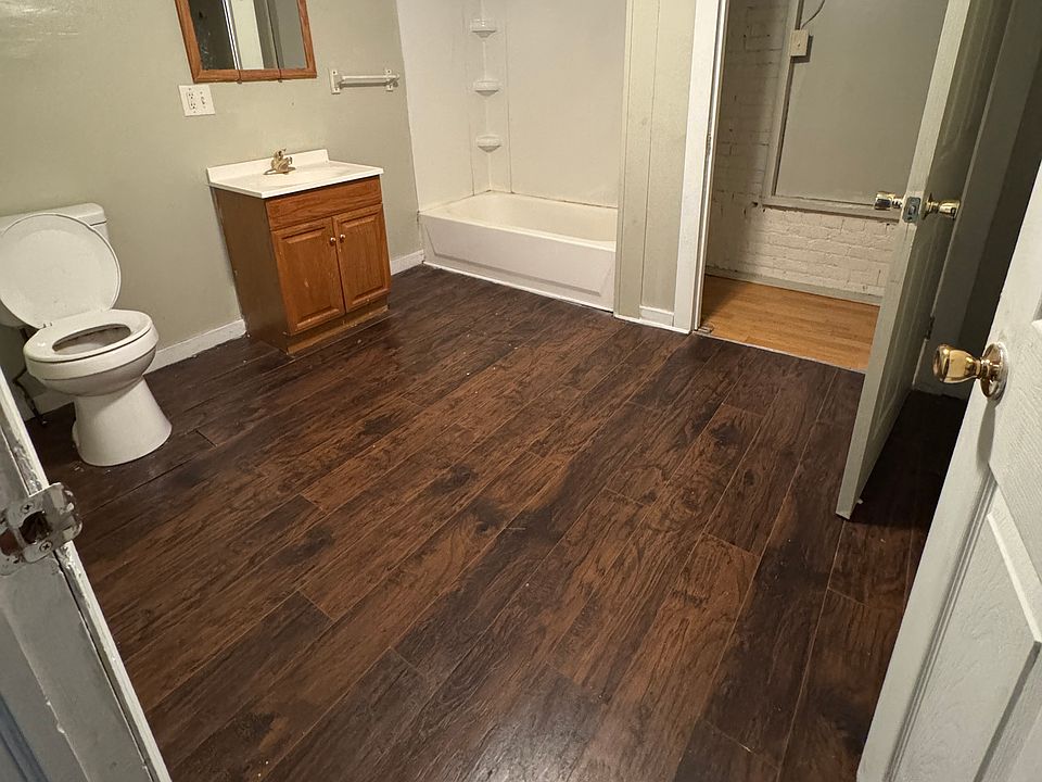 2nd image of 460 Broad St #2