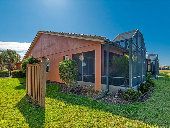 4th image of 2717 Palm Tree Dr