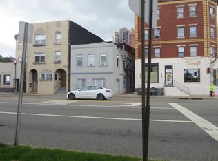 902 River Rd APT 2, Edgewater, NJ 07020