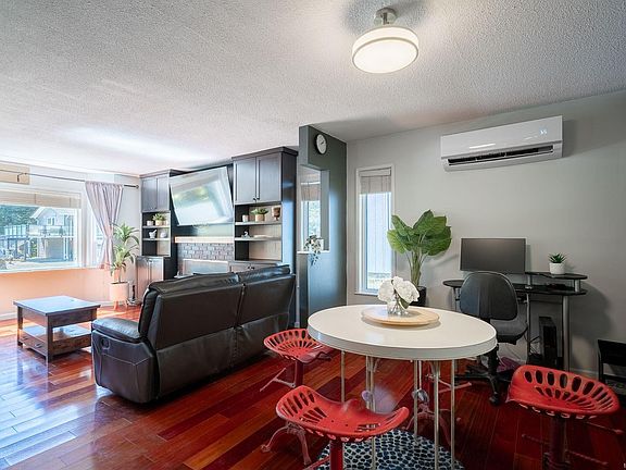 4th image of 3716 Howden Dr