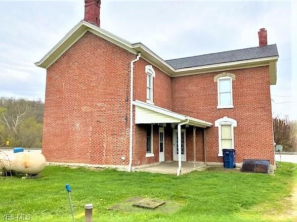 2nd image of 2494 S River Rd
