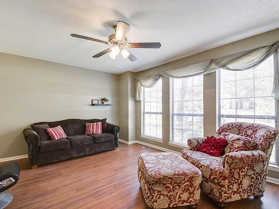 3rd image of 7223 Fairington Cir