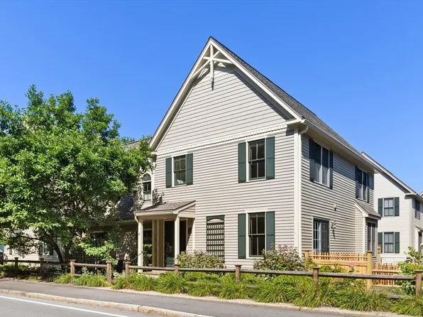 56 Brook St #B, Manchester, MA 01944