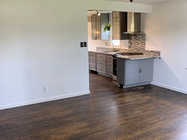 141 Homewood Ave — Photo 4