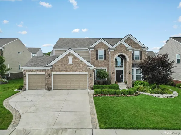 4608 Pilgrim Ct, Orion, MI 48359