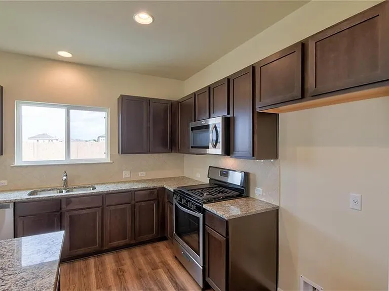 10324 Bankhead Dr — Photo 6