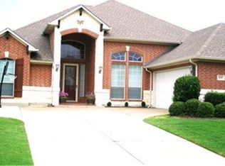 809 Saddlebrook Dr, Desoto, TX 75115