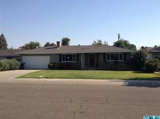 3013 W Cambridge Dr, Visalia, CA 93277