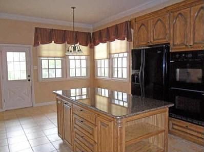 5th image of 2101 Castle Creek Dr