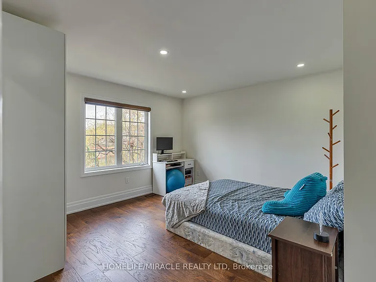 2299 Glazebrook Cir — Photo 12