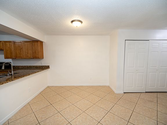 4th image of 640 Kenwick 104 Cir #104