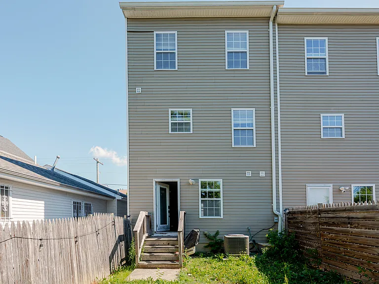 5123 D St SE — Photo 51