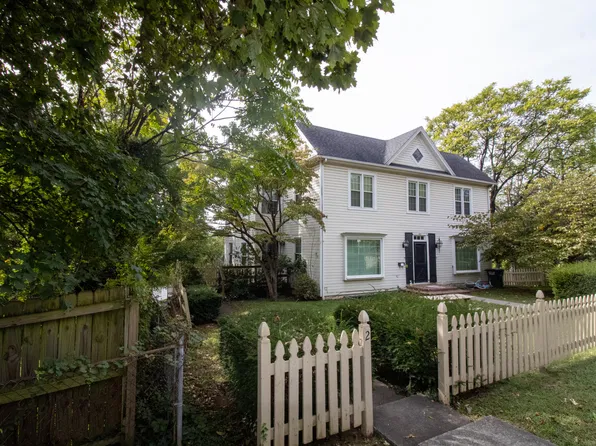 221 Richfield Ave APT 2, Salem, VA 24153