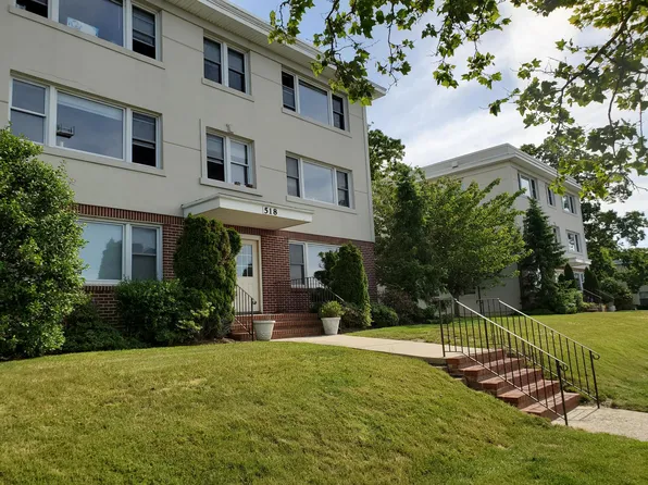 520 Deal Lake Dr, Asbury Park, NJ 07712