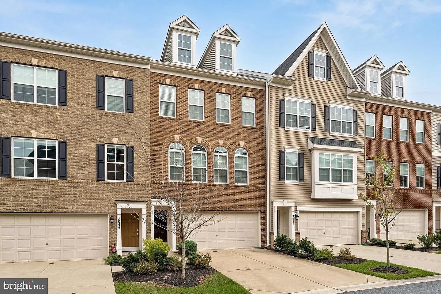 2 bed, 4.0 bath, 2676 sqft, $3,500 — Photo 3