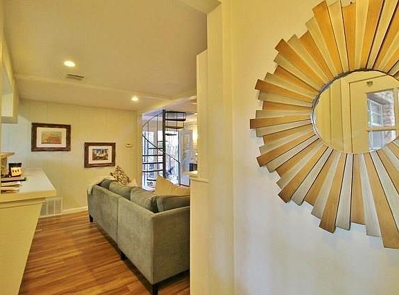 3rd image of 1612 E Side Dr APT B