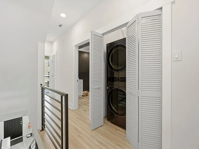 101 E Phil Ellena St — Photo 8