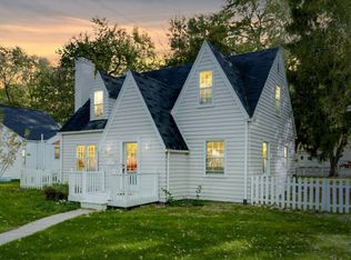 1404 Cambridge Dr, Kalamazoo, MI 49001