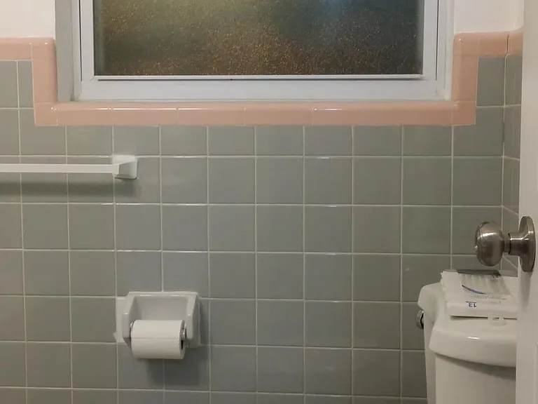 1ST BATHROOM