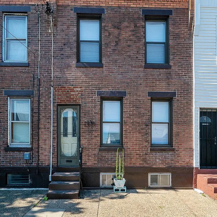 2836 Snyder Ave
