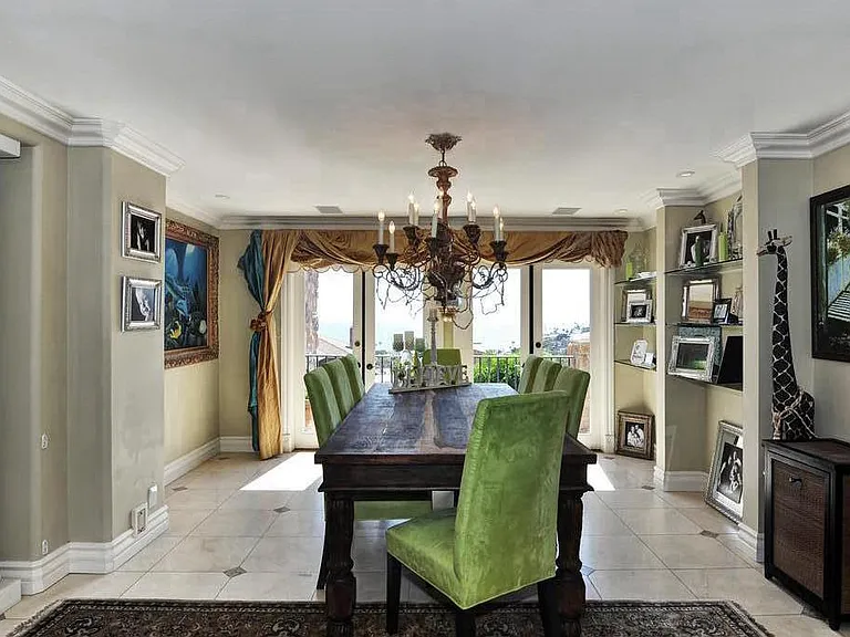 Dining room between two huge living rooms