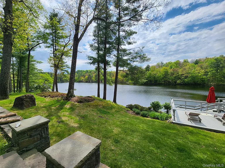 53 Lake Pleasant Dr — Photo 4