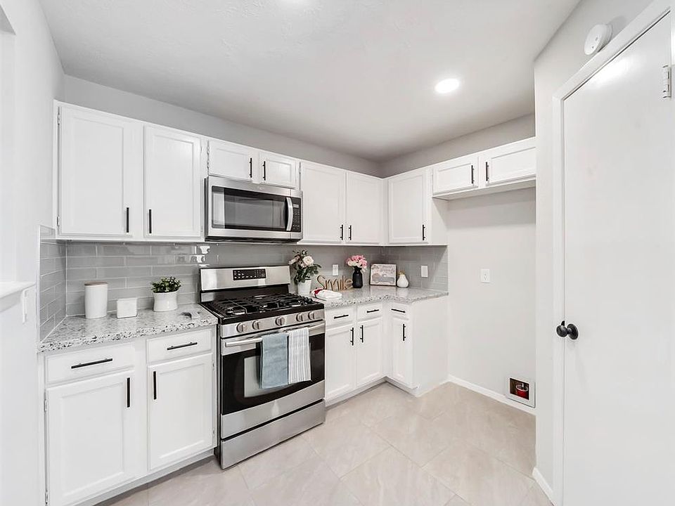 1st image of 18115 Dinner Creek Dr