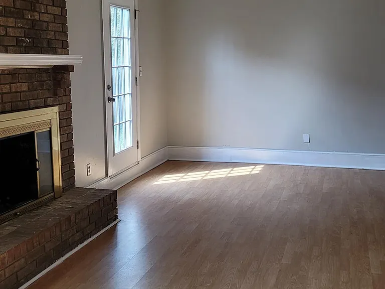 1827 Valley Brook Dr — Photo 5