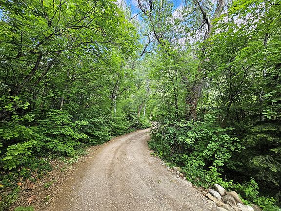 4th image of 26 Birch Creek Rd