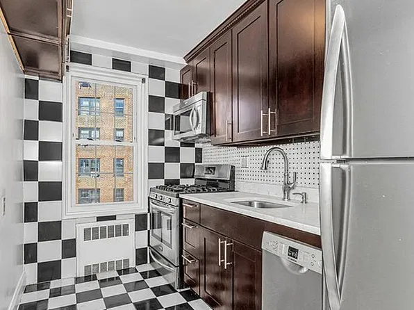 140-21 Burden Cres APT 306, Queens, NY 11435