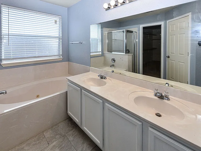 2305 Riley Dr — Photo 25