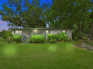 106 N 3rd St, Highlands, TX 77562