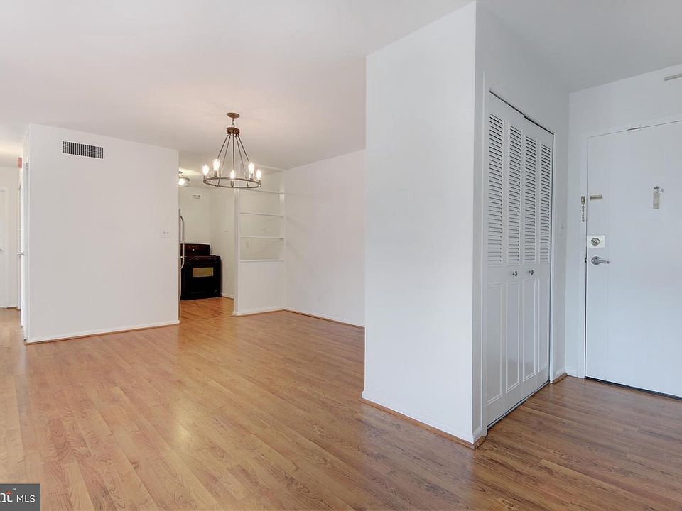 1st image of 4977 Battery Ln #1116