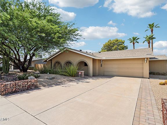 2nd image of 3116 E SIERRA Street