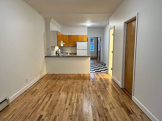 5th image of 249 15th St #1