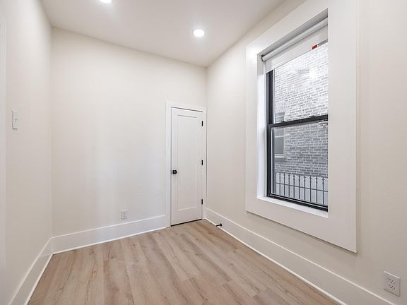 3rd image of 944 N Damen Ave #1-R