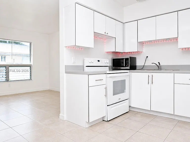 2206 Fillmore St #6 — Photo 3