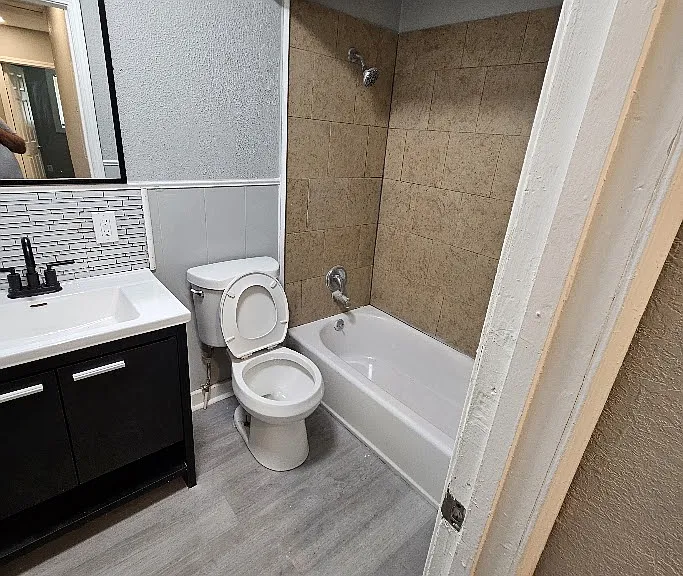 4004 Oakley Ave — Photo 8
