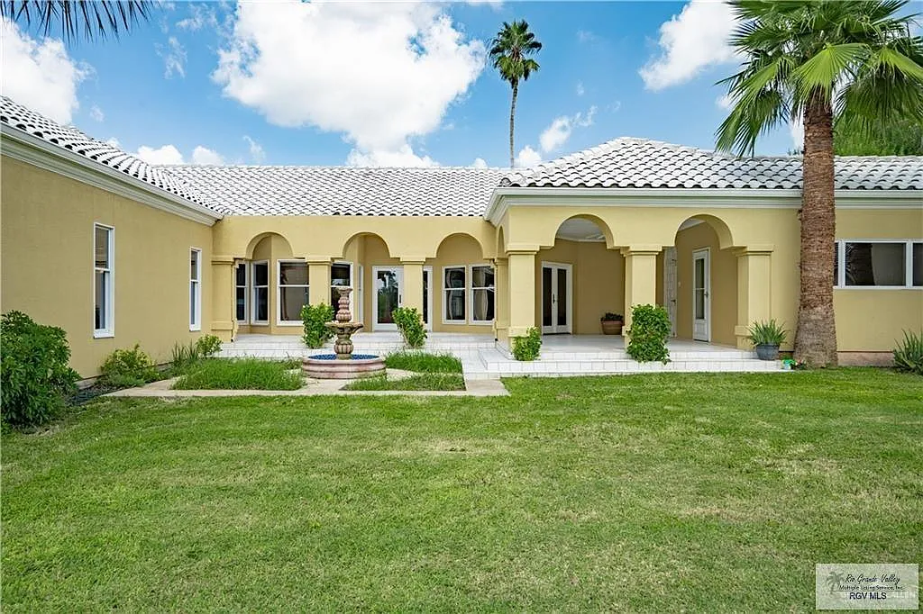 3 bed, 2.0 bath, 2730 sqft, $2,900 — Photo 4