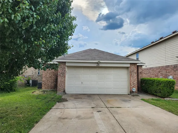 6621 Waterhill Ln, Fort Worth, TX 76179