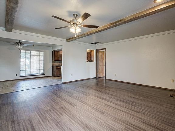 4th image of 629 Ottawa Pl