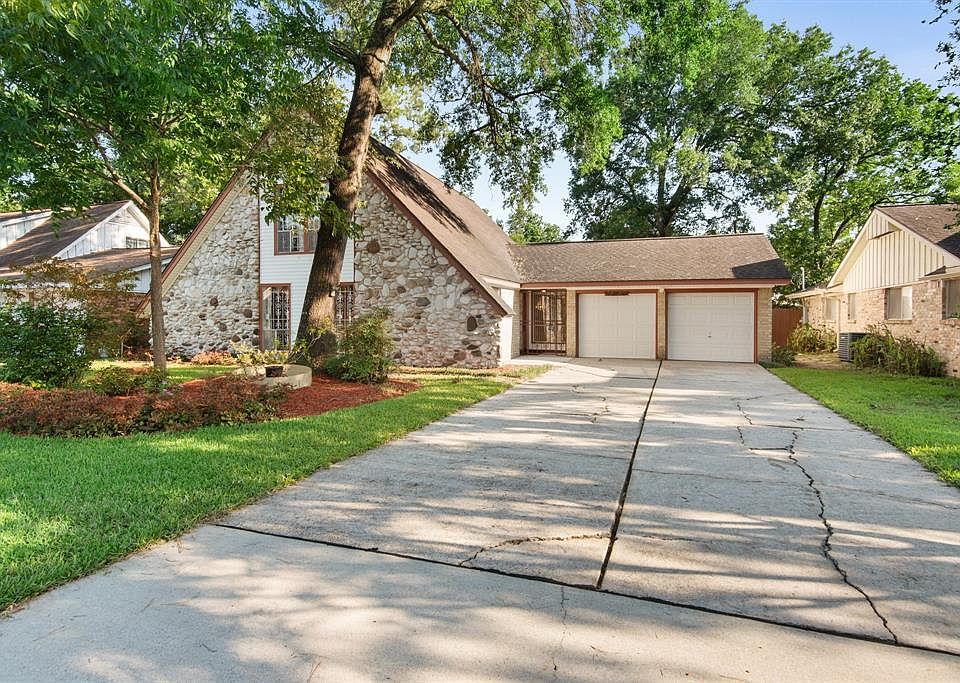 1st image of 14026 Woodforest Blvd