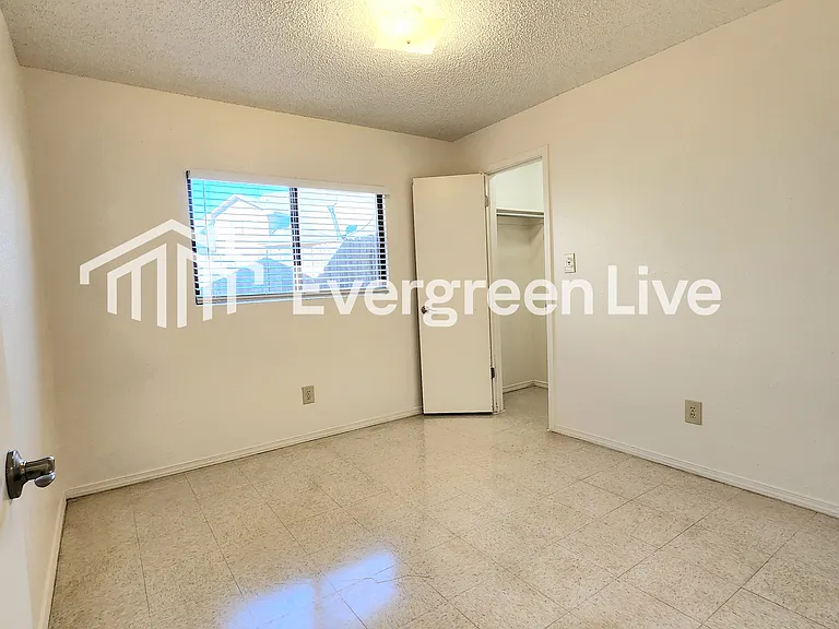 2102 Santa Clara Ct — Photo 14