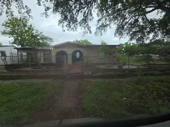 1702 Timrod St, Corpus Christi, TX 78404
