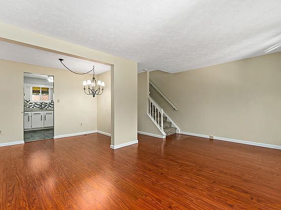 2nd image of 502 Maywood Dr