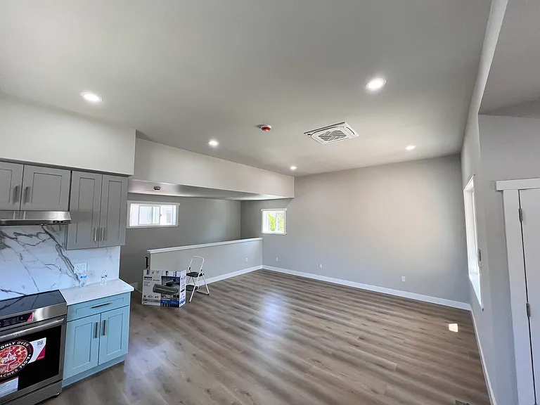 421 Central Ave — Photo 3