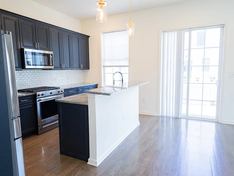165 Roosevelt Dr — Photo 10