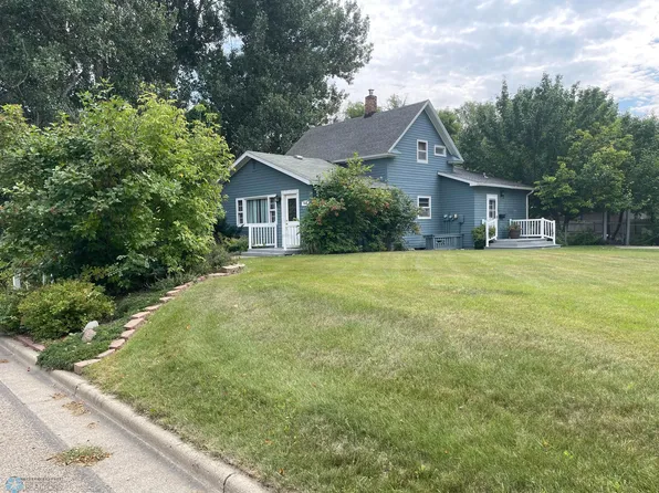 112 6th Ave E, Lisbon, ND 58054